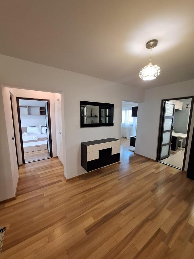 Urban George Enescu 4 Beedroom Apartment Suceava Dış mekan fotoğraf
